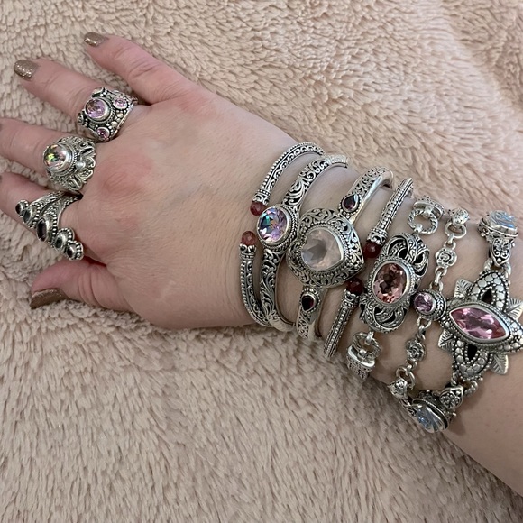 Meet your Posher, Emily - Picture 3 of 5